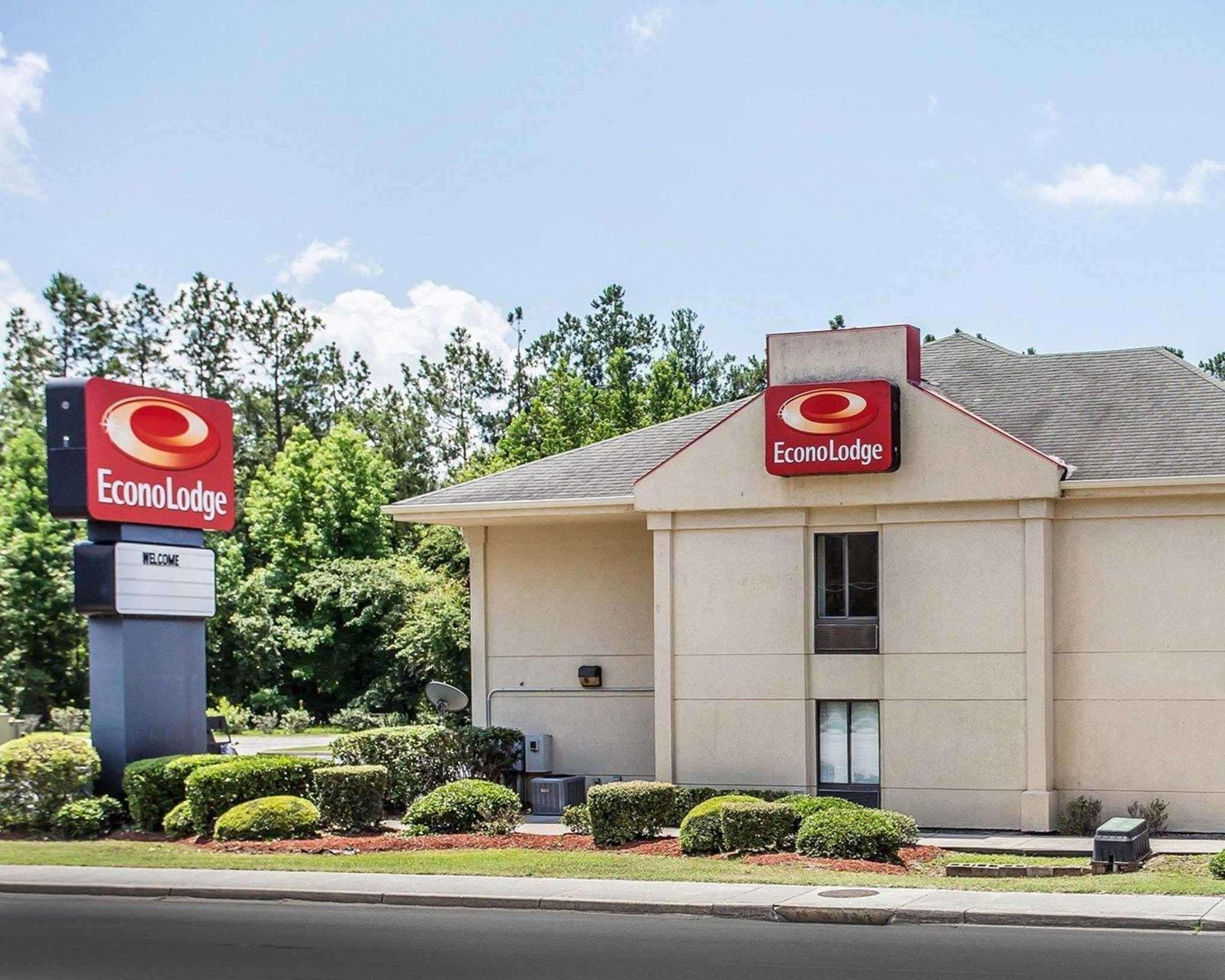 Econo Lodge St. Stephen Exterior photo