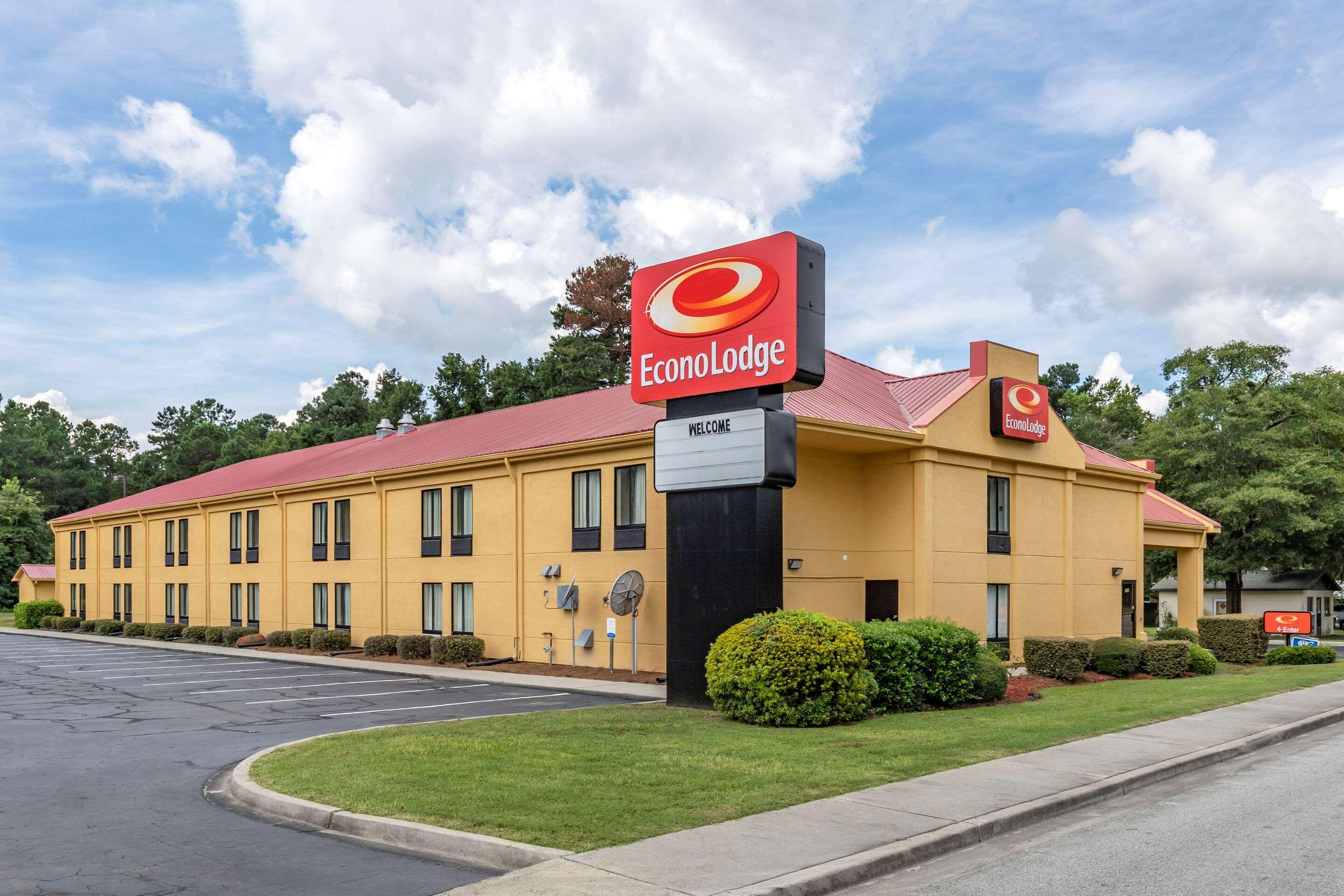 Econo Lodge St. Stephen Exterior photo